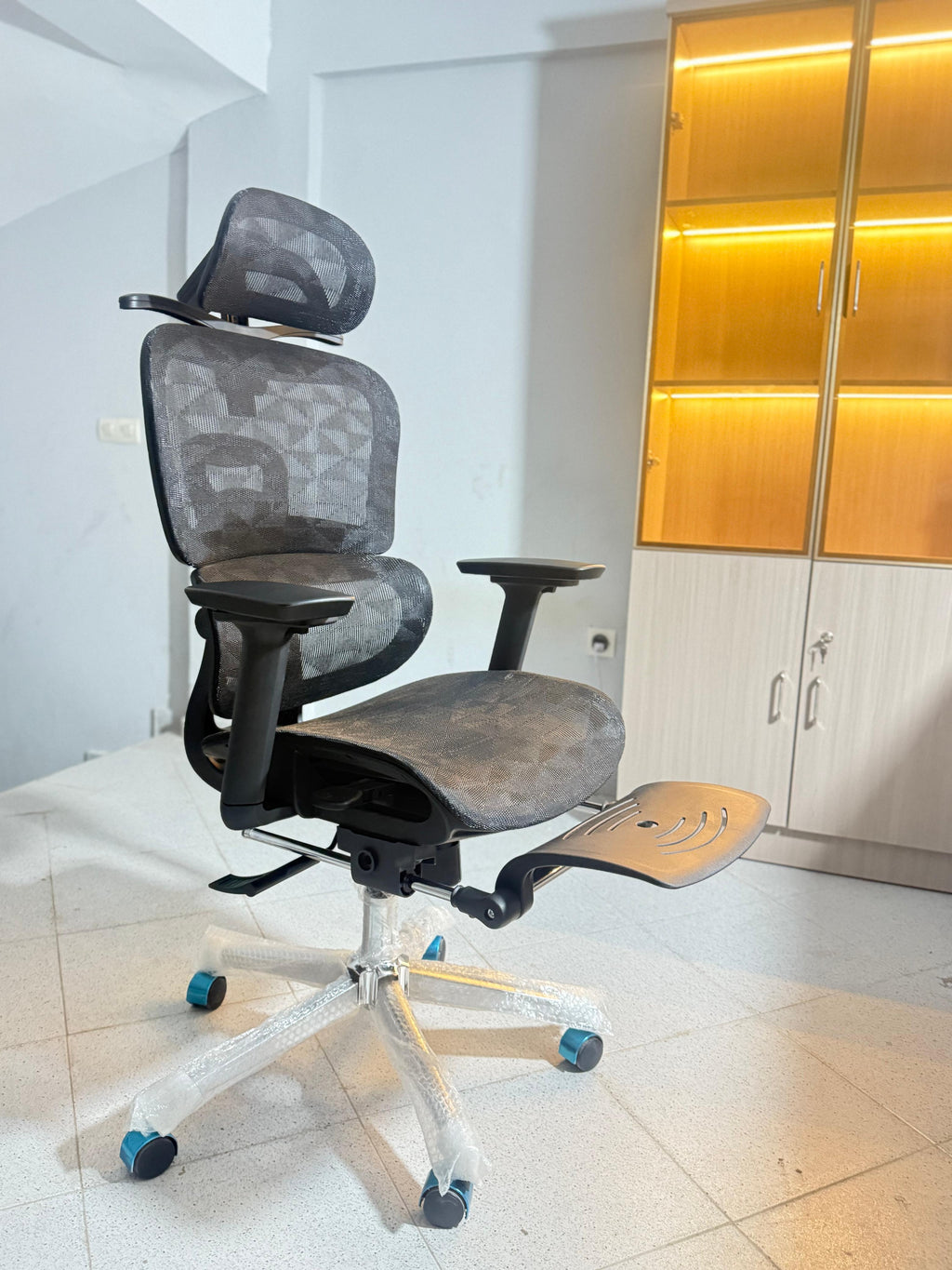 Fauteuil de bureau Ergonomique avec Repose-Pied Noir mat et Gris